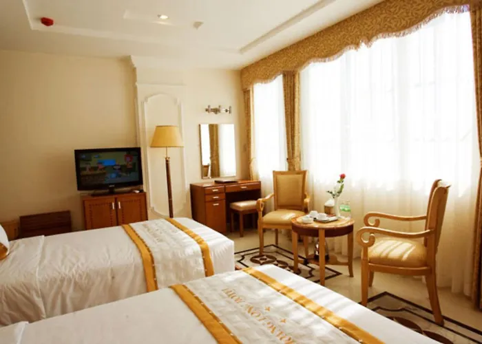 Tan Hoang Long Hotel